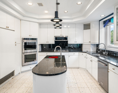22929 N Woodcrest Lane - Photo Thumbnail 13