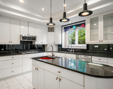22929 N Woodcrest Lane - Photo Thumbnail 14