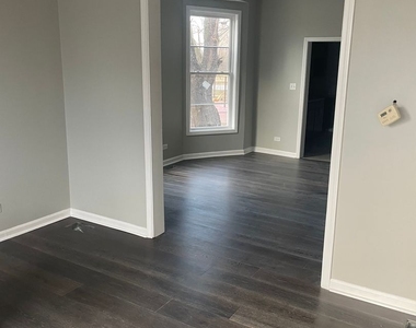 7652 S Dante Avenue - Photo Thumbnail 2