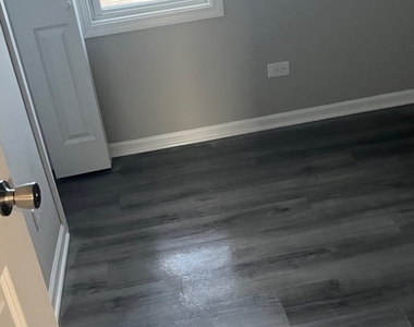 7652 S Dante Avenue - Photo Thumbnail 4