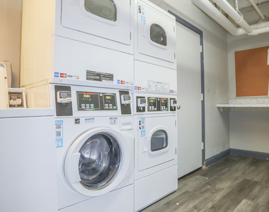5214 S Woodlawn Avenue - Photo Thumbnail 8