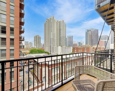 616 W Fulton Street - Photo Thumbnail 14