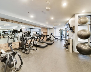 616 W Fulton Street - Photo Thumbnail 19