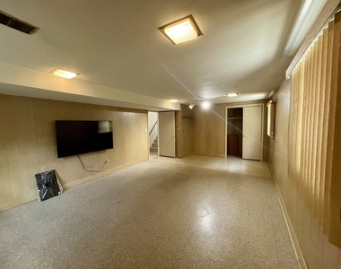7150 N Crawford Avenue - Photo Thumbnail 18