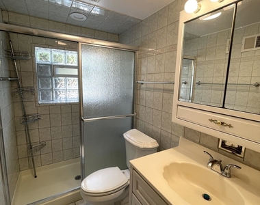 7150 N Crawford Avenue - Photo Thumbnail 15
