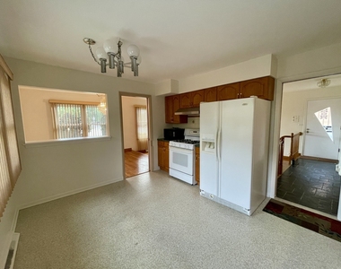 7150 N Crawford Avenue - Photo Thumbnail 9