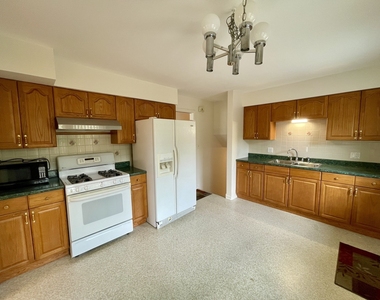 7150 N Crawford Avenue - Photo Thumbnail 8