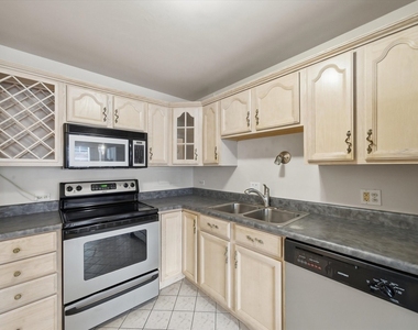 6157 N Sheridan Road - Photo Thumbnail 2