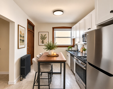 1648 W Albion Avenue - Photo Thumbnail 2