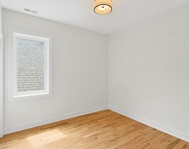 4217 S Indiana Avenue - Photo Thumbnail 11