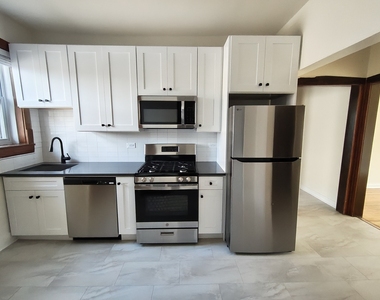 1646 W Albion Avenue - Photo Thumbnail 11