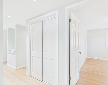 16712 Elm Street - Photo Thumbnail 11