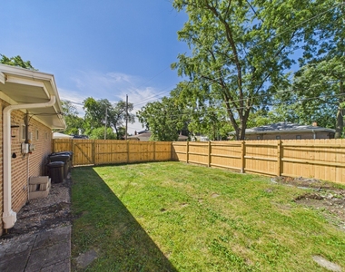 16712 Elm Street - Photo Thumbnail 32