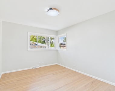 16712 Elm Street - Photo Thumbnail 19