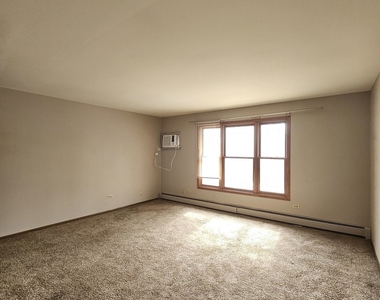 1450 Getzelman Drive - Photo Thumbnail 6