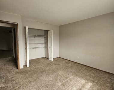 1450 Getzelman Drive - Photo Thumbnail 4