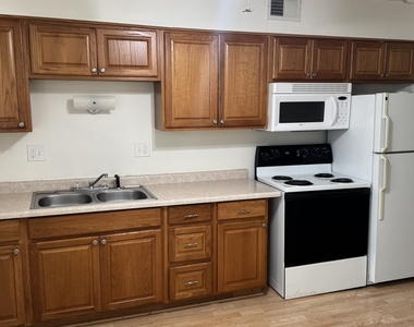 400 N 5th Street - Photo Thumbnail 1