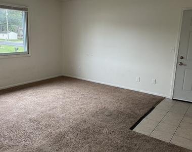 400 N 5th Street - Photo Thumbnail 4