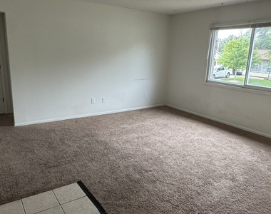 400 N 5th Street - Photo Thumbnail 5