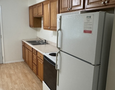 400 N 5th Street - Photo Thumbnail 2