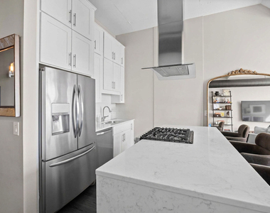 50 E 16th Street - Photo Thumbnail 4