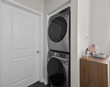 50 E 16th Street - Photo Thumbnail 13