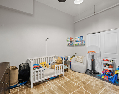 50 E 16th Street - Photo Thumbnail 10