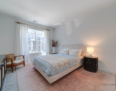 750 Hawthorn Row - Photo Thumbnail 18