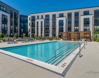 750 Hawthorn Row - Photo Thumbnail 22