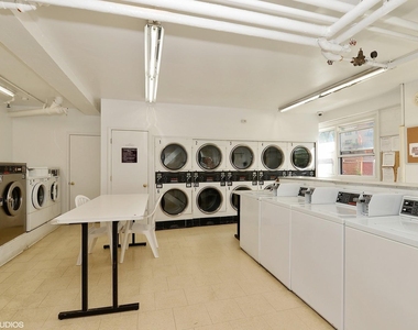 2909 N Sheridan Road - Photo Thumbnail 9