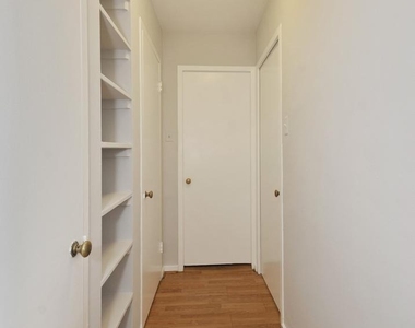 2909 N Sheridan Road - Photo Thumbnail 8