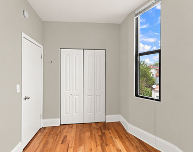 1480 W Erie Street - Photo Thumbnail 9