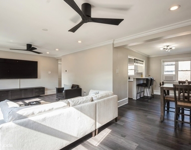 2621 W Gregory Street - Photo Thumbnail 3
