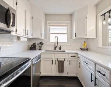 2621 W Gregory Street - Photo Thumbnail 6