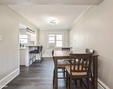 2621 W Gregory Street - Photo Thumbnail 8