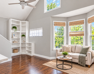 3636 N Hermitage Avenue - Photo Thumbnail 3