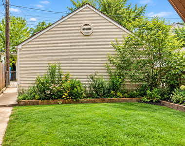 3636 N Hermitage Avenue - Photo Thumbnail 10