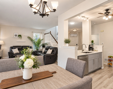1288 W Black Wolf Road - Photo Thumbnail 4