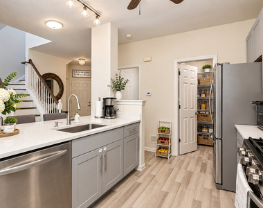 1288 W Black Wolf Road - Photo Thumbnail 8
