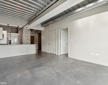 1241 N Milwaukee Avenue - Photo Thumbnail 4