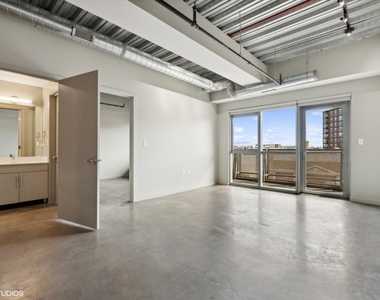 1241 N Milwaukee Avenue - Photo Thumbnail 2