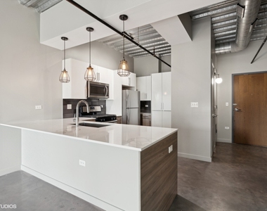 1241 N Milwaukee Avenue - Photo Thumbnail 5