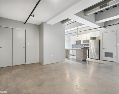 1241 N Milwaukee Avenue - Photo Thumbnail 8