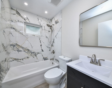 828 Valley Lane - Photo Thumbnail 7
