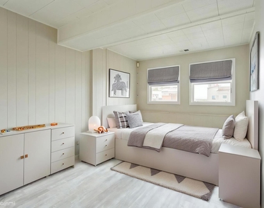 121 Richmond Drive - Photo Thumbnail 9