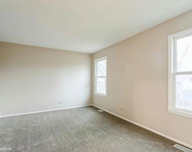 121 Richmond Drive - Photo Thumbnail 18