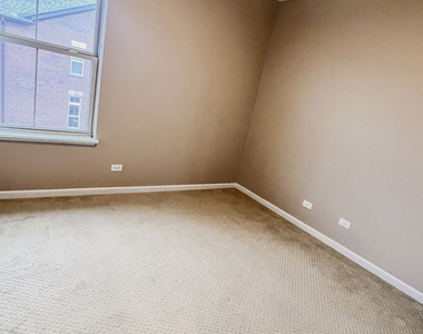 742 Summit Lane - Photo Thumbnail 9