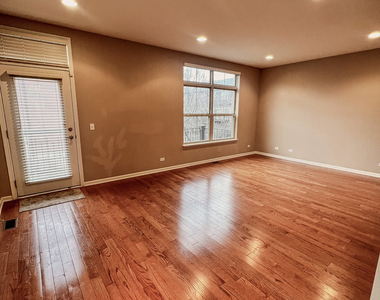 742 Summit Lane - Photo Thumbnail 3