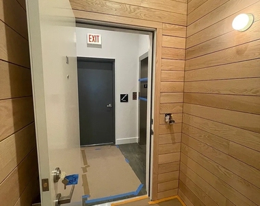 1057 N Wolcott Avenue - Photo Thumbnail 26