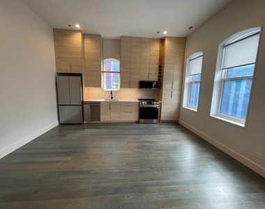 1057 N Wolcott Avenue - Photo Thumbnail 2